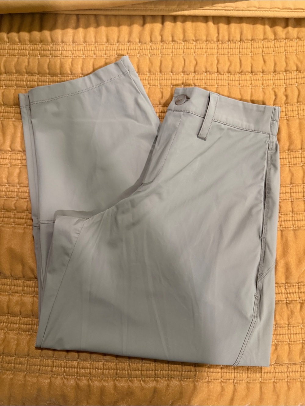 Khaki/Beige petite RUTI everyday loose pants. Size 2